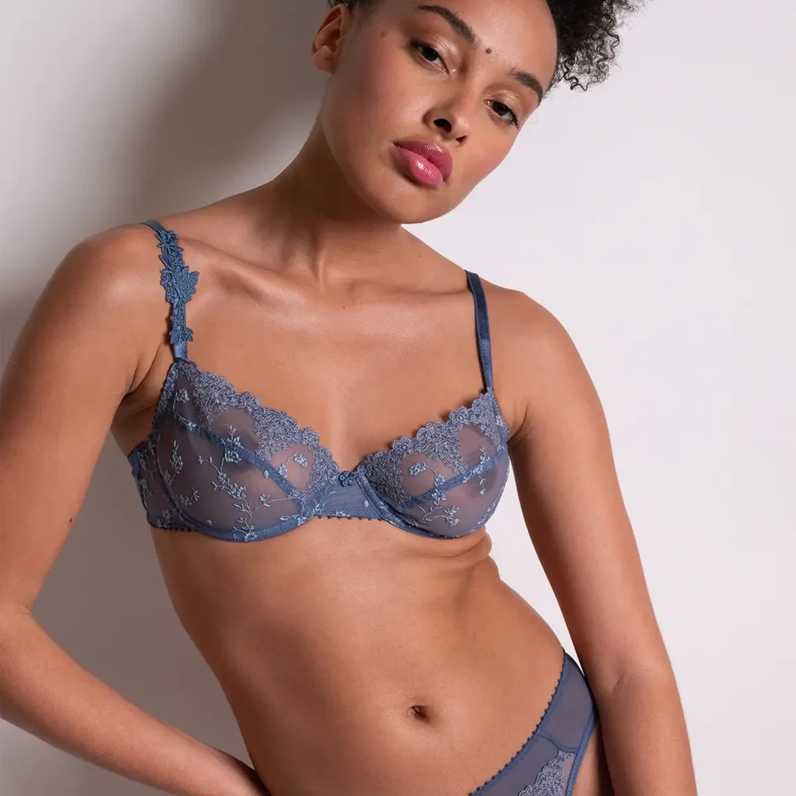 Passionata Soutien-gorge Balconnet à Armatures - Bleu 3 Passionata Soutien-gorge Balconnet à Armatures - Bleu