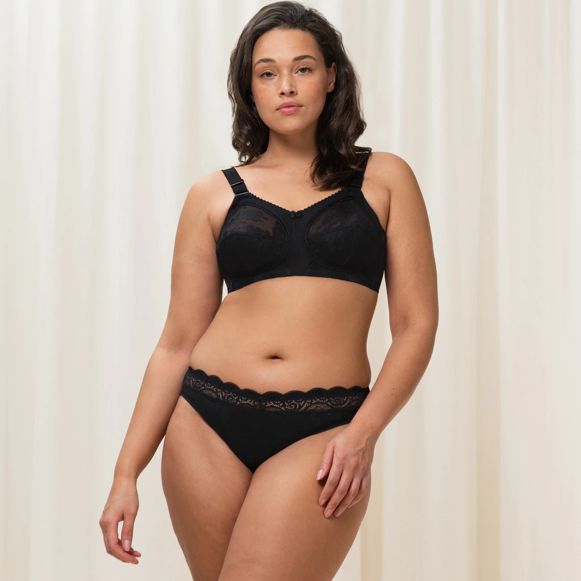 Soutien-gorge Sans Armatures Triumph DOREEN Noir 7 Soutien-gorge Sans Armatures Triumph DOREEN Noir – Image 5