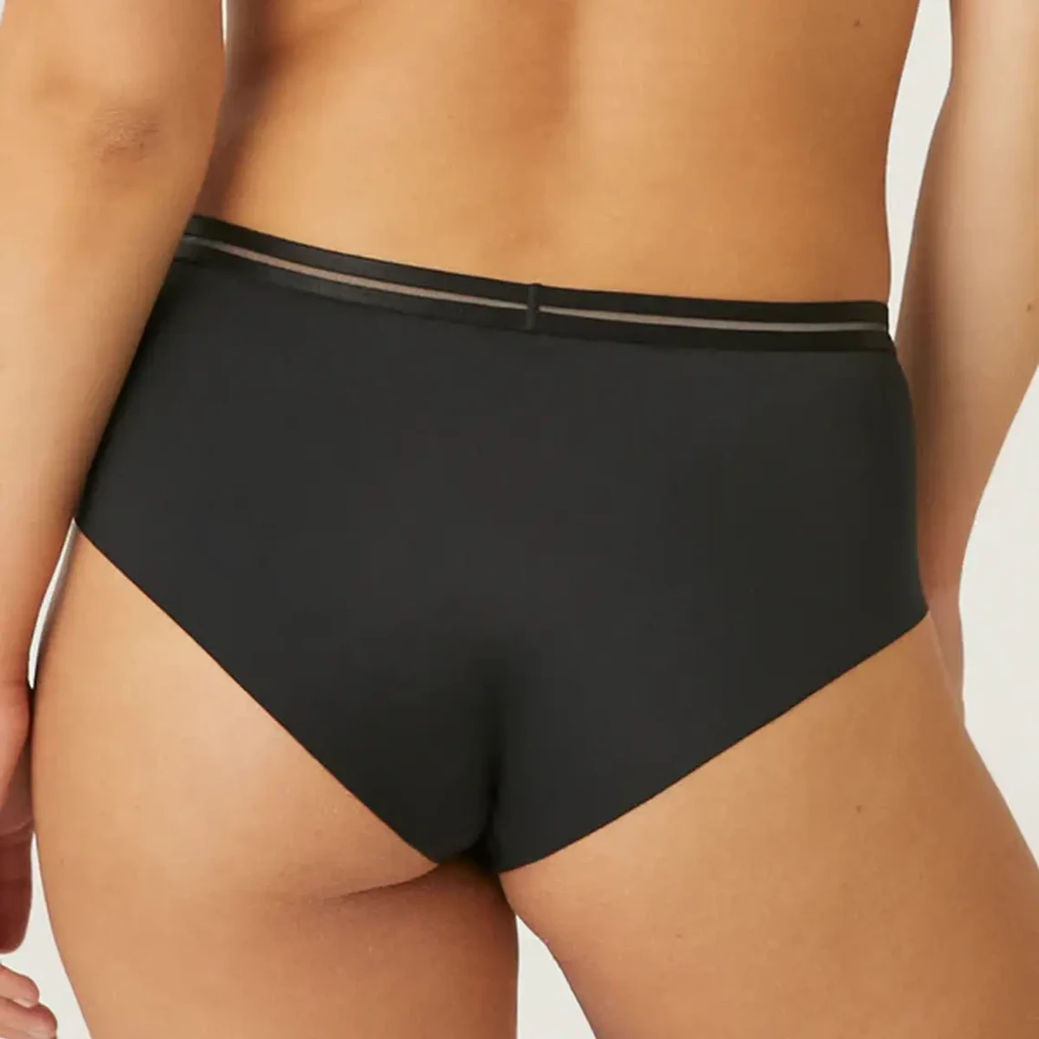 Naturana Culotte Noire Coupe Épurée avec Détails en Mesh 5 Naturana Culotte Noire Coupe Épurée avec Détails en Mesh – Image 3