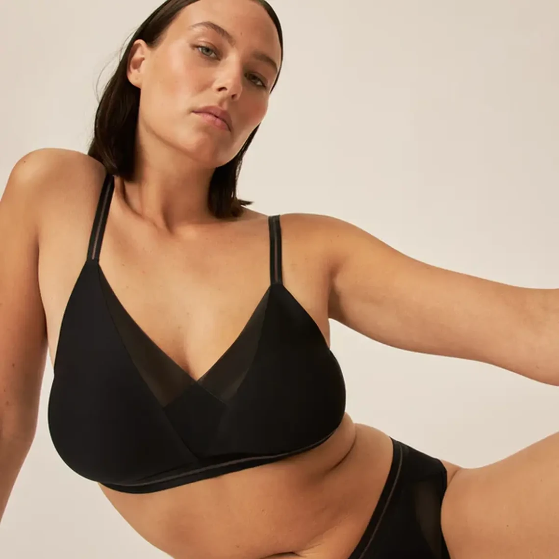 Naturana Soutien-gorge Sans Armatures Avec Détails En Maille - Noir 4 Naturana Soutien-gorge Sans Armatures Avec Détails En Maille - Noir – Image 2