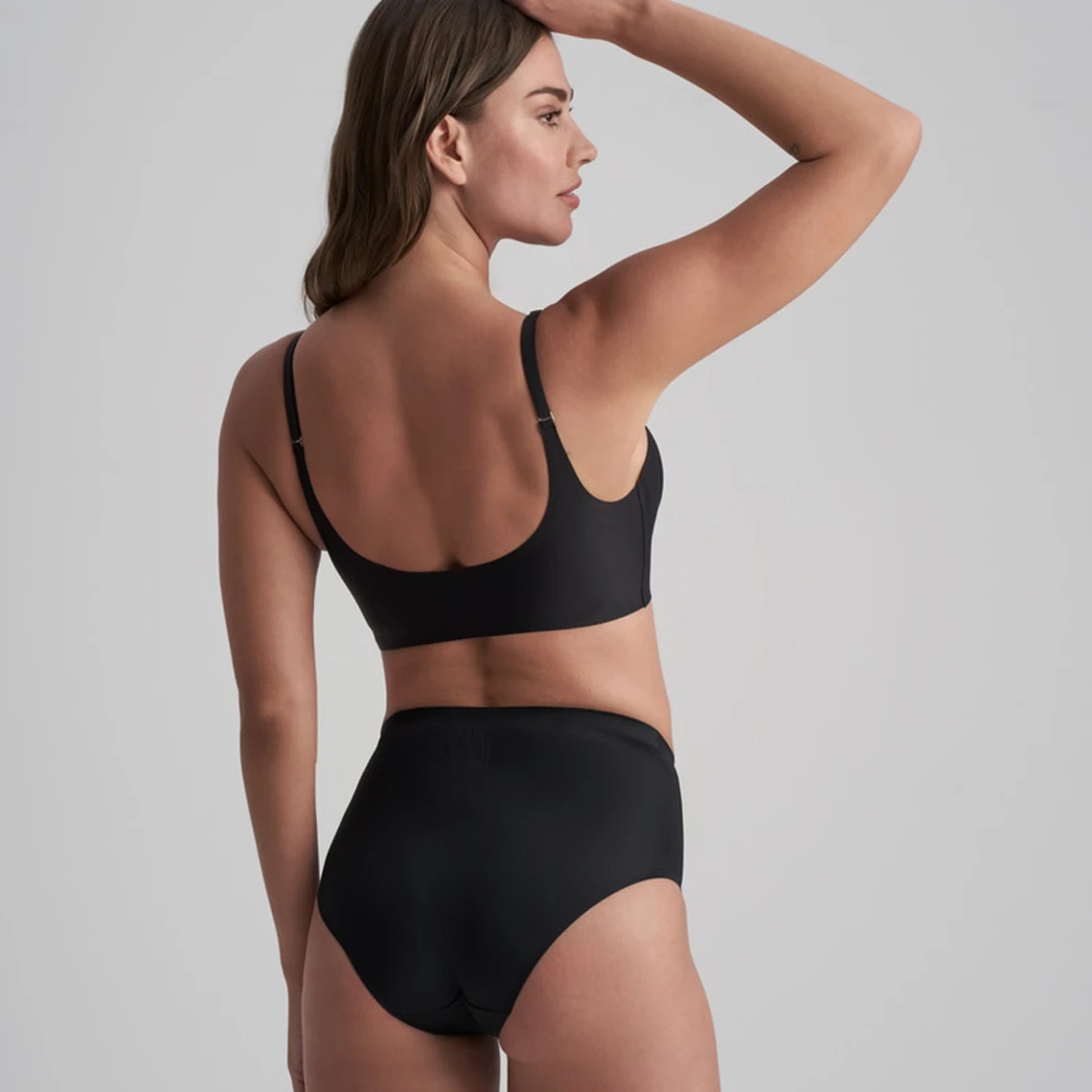 Bye Bra Brassière Sans Armatures Invisible - Noir Shapewear Multifonction 4 Bye Bra Brassière Sans Armatures Invisible - Noir Shapewear Multifonction – Image 2