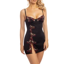 Nuisette Brodée Avec Fente Sur Le Côté