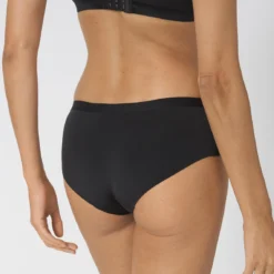 Shorty Triumph AURA Noir -FITANCY Boutique culotte haute noir 3167360 4 1140x1140