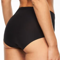 Chantelle SoftStretch Seamless Briefs - Ultra-Comfort Black Lingerie -FITANCY Boutique culotte noire 1199329 3 1140x1140