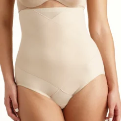 Culotte Taille Haute Gainante Contrôle Extra Ferme Miraclesuit CROSS CONTROL Nude -FITANCY Boutique culotte taille haute gainante controle extra ferme beige 309387 2 1140x1140