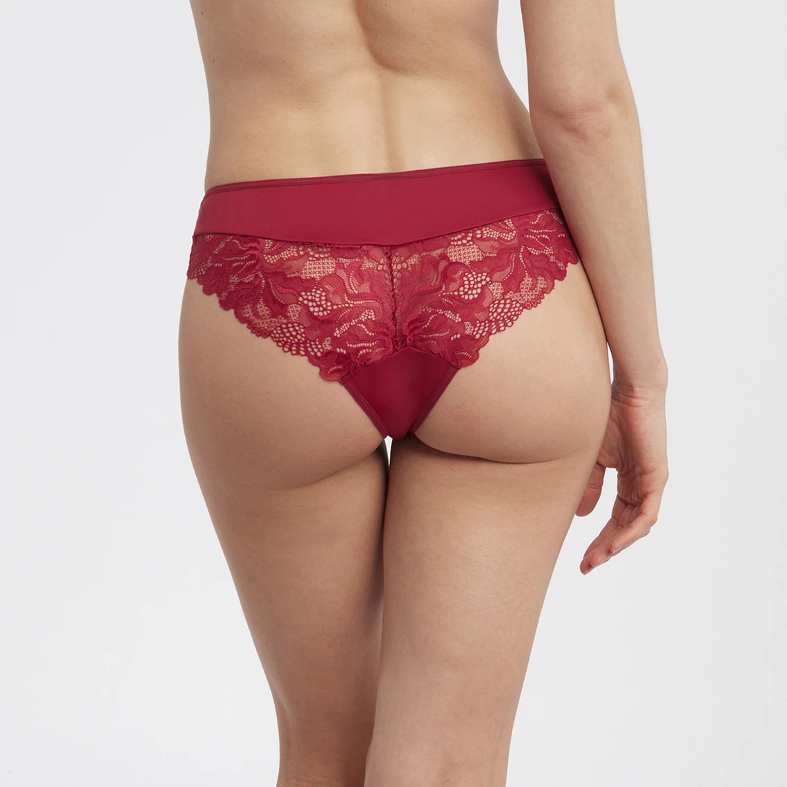 Slip DIM Rouge - Culotte Femme Élégante et Confortable 5 Slip DIM Rouge - Culotte Femme Élégante et Confortable – Image 3