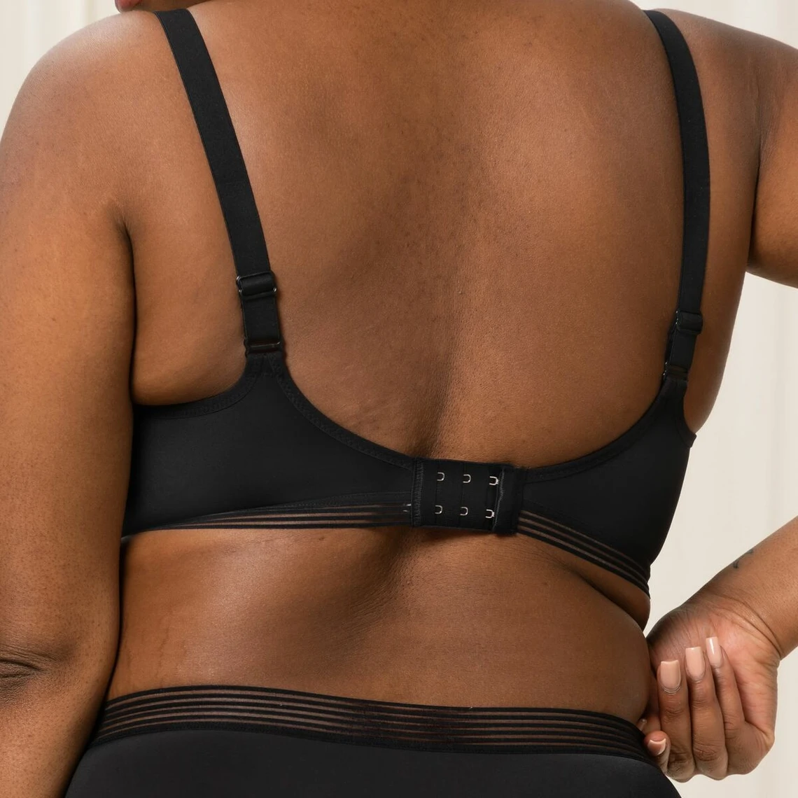 Soutien-gorge Minimizer Armatures Triumph INFINITE SENSATION Noir 7 Soutien-gorge Minimizer Armatures Triumph INFINITE SENSATION Noir – Image 5