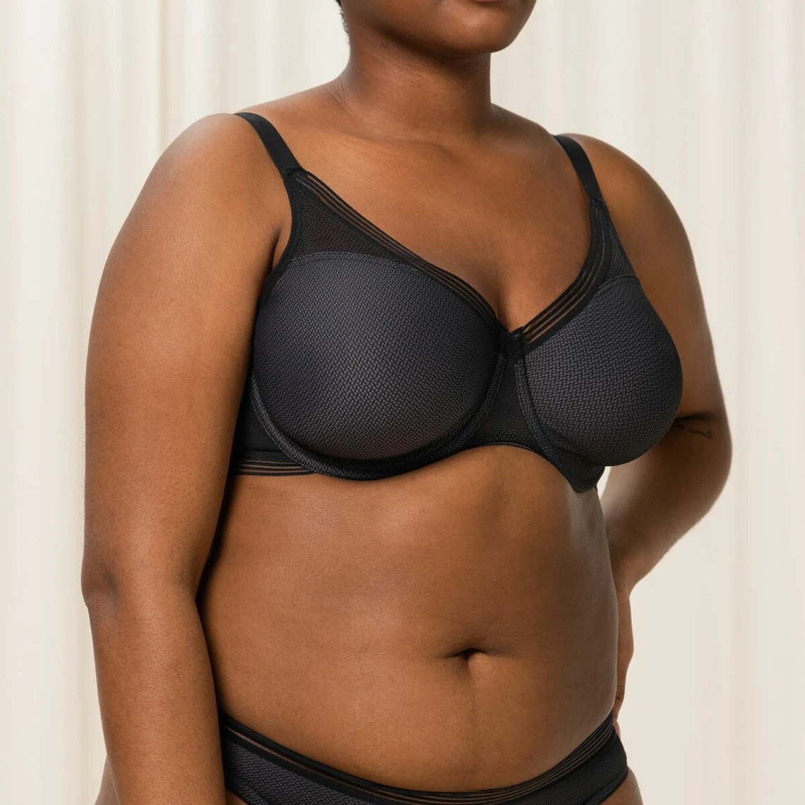 Soutien-gorge Minimizer Armatures Triumph INFINITE SENSATION Noir 6 Soutien-gorge Minimizer Armatures Triumph INFINITE SENSATION Noir – Image 4