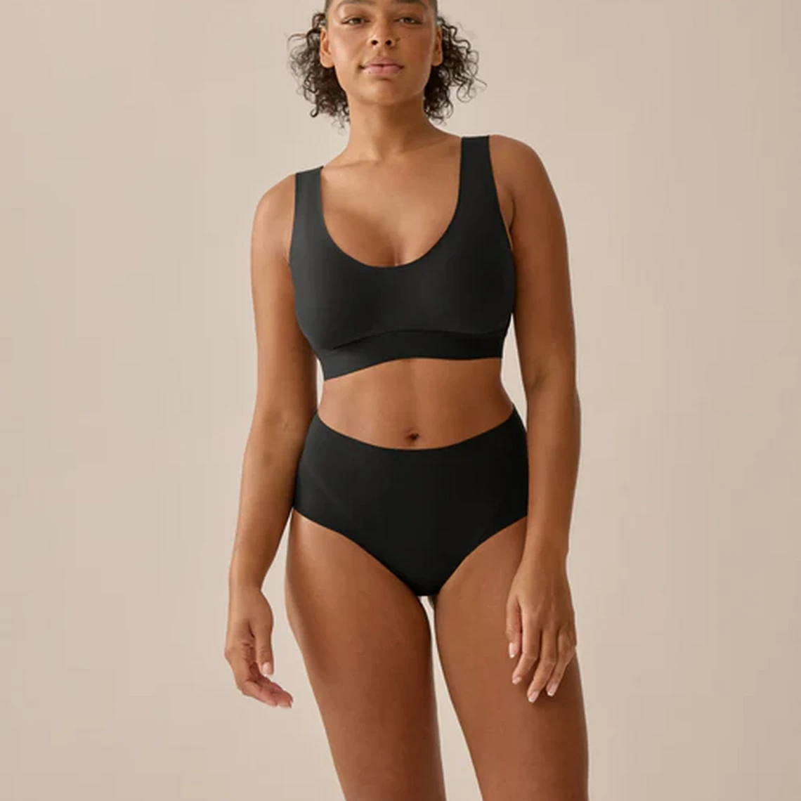 Naturana Brassière Sans Armatures Souple – Noir 6 Naturana Brassière Sans Armatures Souple – Noir – Image 4