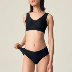 Brassière Paddée Sans Armatures Vneck Chantelle SOFT STRETCH Noire -FITANCY Boutique photo 2023 11 21t121943 1177863 4 1140x1140