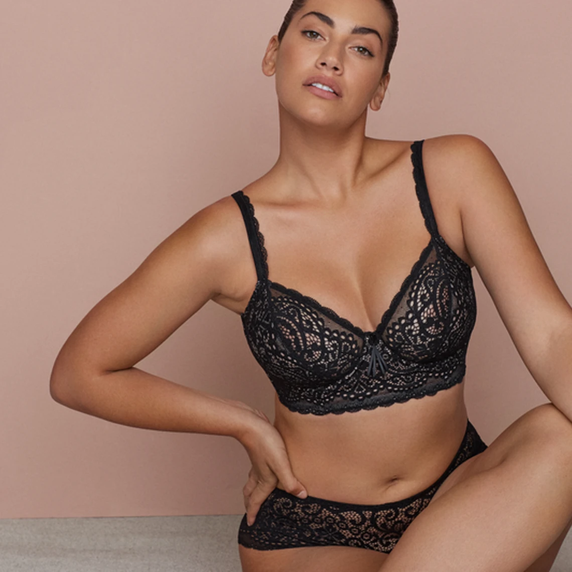 Prima Donna I Do - Bustier à Décolleté Plongeant en Dentelle Noire 5 Prima Donna I Do - Bustier à Décolleté Plongeant en Dentelle Noire – Image 3