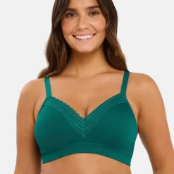 Brassière Sans Armatures Agathe Vert Emeraude 12 Brassière Sans Armatures Agathe Vert Emeraude -FITANCY Boutique sans complexe soutien gorge brassiere sans armatures 3687733 6 6865765d91845 1140x1140
