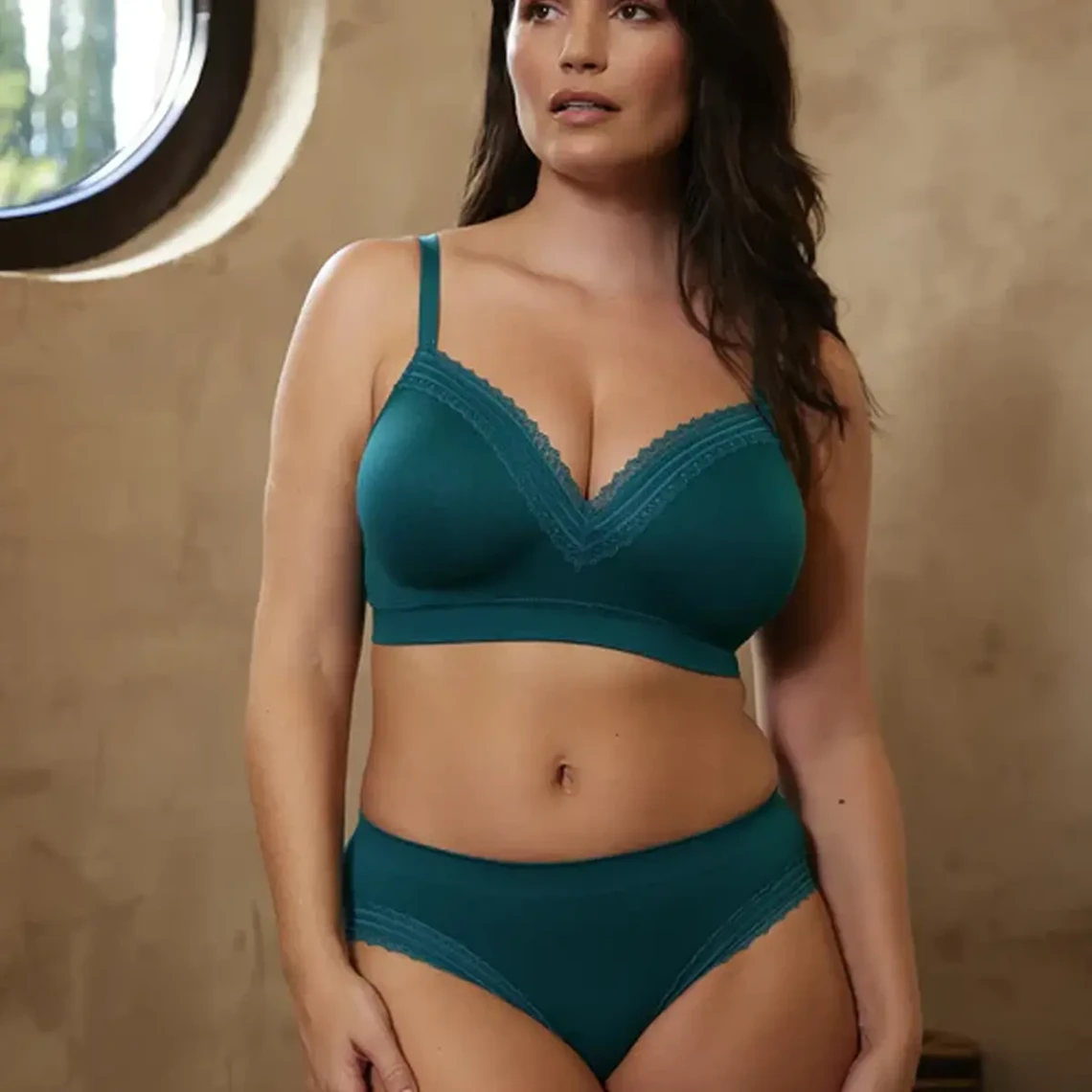 Brassière Sans Armatures Agathe Vert Emeraude 7 Brassière Sans Armatures Agathe Vert Emeraude – Image 5