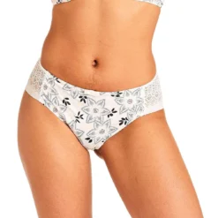 Pomm Poire Imperatrice Ivory Lace Shorty