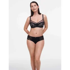 Chantelle True Lace Noir Shorty - Refined Lace Lingerie 10 Chantelle True Lace Noir Shorty - Refined Lace Lingerie -FITANCY Boutique shorty noir 3350930 4 1140x1140