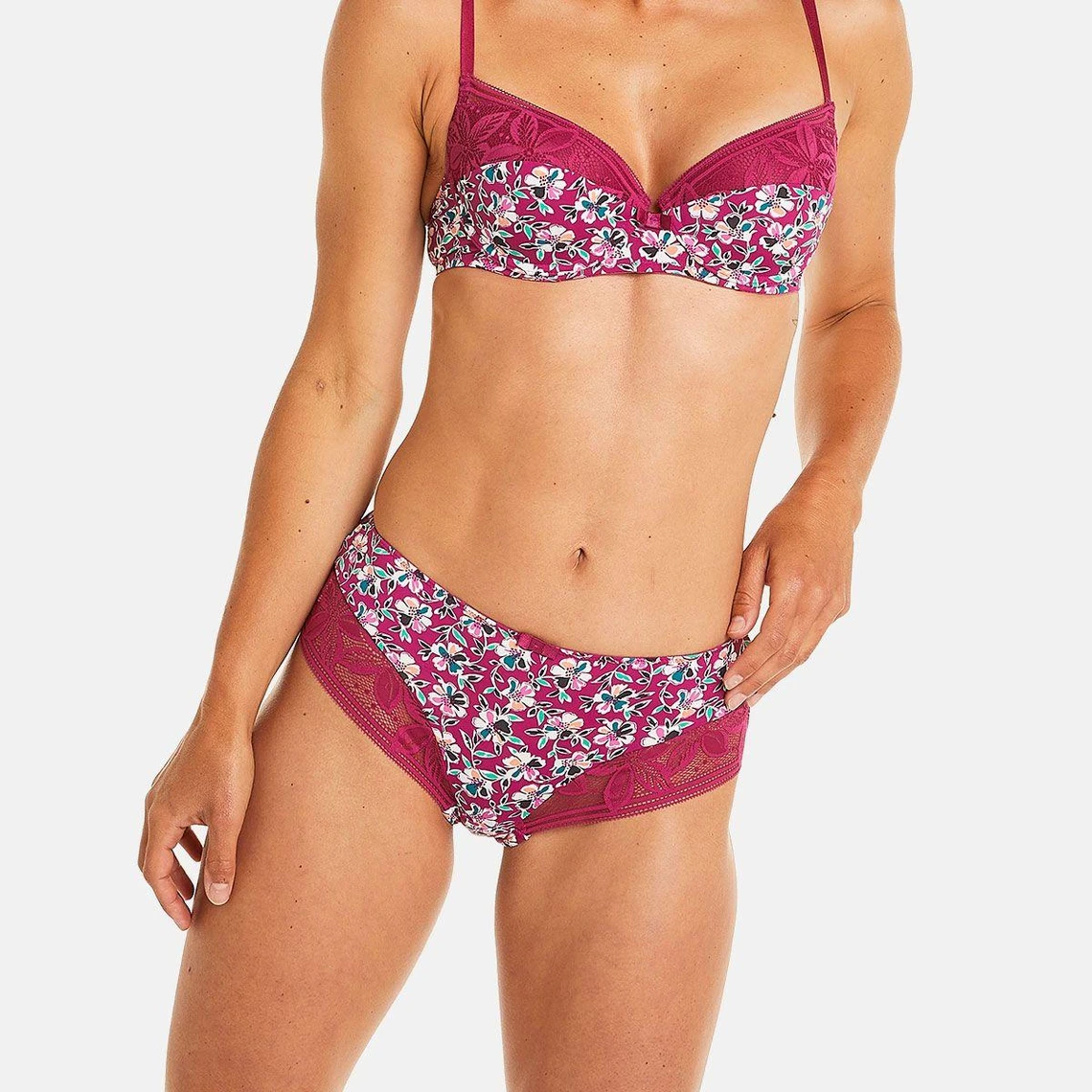 Pomm Poire Shorty Rose Paix - Lingerie Fine en Dentelle et Microfibre 7 Pomm Poire Shorty Rose Paix - Lingerie Fine en Dentelle et Microfibre – Image 5