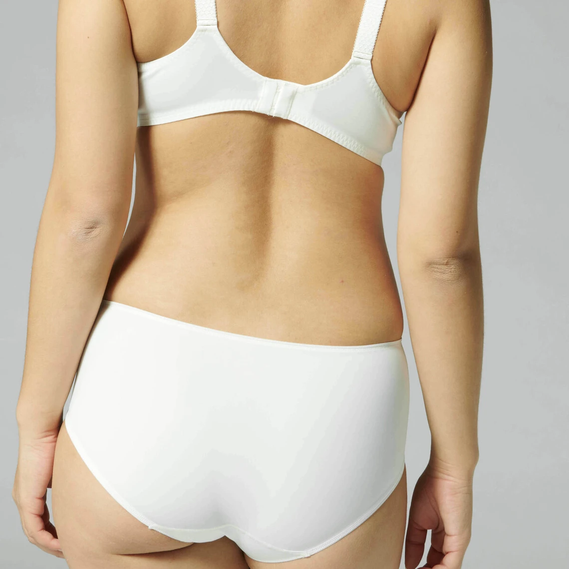 Simone Perele CARESSE Culotte Taille Haute - Naturel 6 Simone Perele CARESSE Culotte Taille Haute - Naturel – Image 4