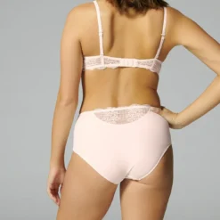 Simone Perele Culotte Taille Haute - Rose Sakura -FITANCY Boutique simone perele culotte taille haute rose sakura 3665441 3 67af193506924 1140x1140