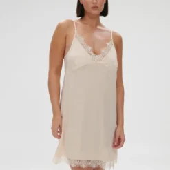 Simone Perele Nuisette - Rose Sakura 11 Simone Perele Nuisette - Rose Sakura -FITANCY Boutique simone perele nuisette rose sakura 3665339 16 67ee908674d26 1140x1140