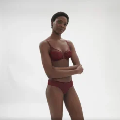 Simone Perele Soutien-gorge Emboitant Décolleté Plongeant Rouge -FITANCY Boutique simone perele sgaa decollete plongeant 3596815 3 6683be44a7d92 1140x1140
