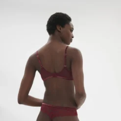 Simone Perele Soutien-gorge Emboitant Décolleté Plongeant Rouge -FITANCY Boutique simone perele sgaa decollete plongeant 3596815 4 6683be4b7b077 1140x1140