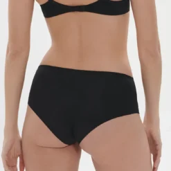 Simone Perele Shorty En Broderie Noir 14 Simone Perele Shorty En Broderie Noir -FITANCY Boutique simone perele shorty 1197851 6 67ec12e61a3bf 1140x1140