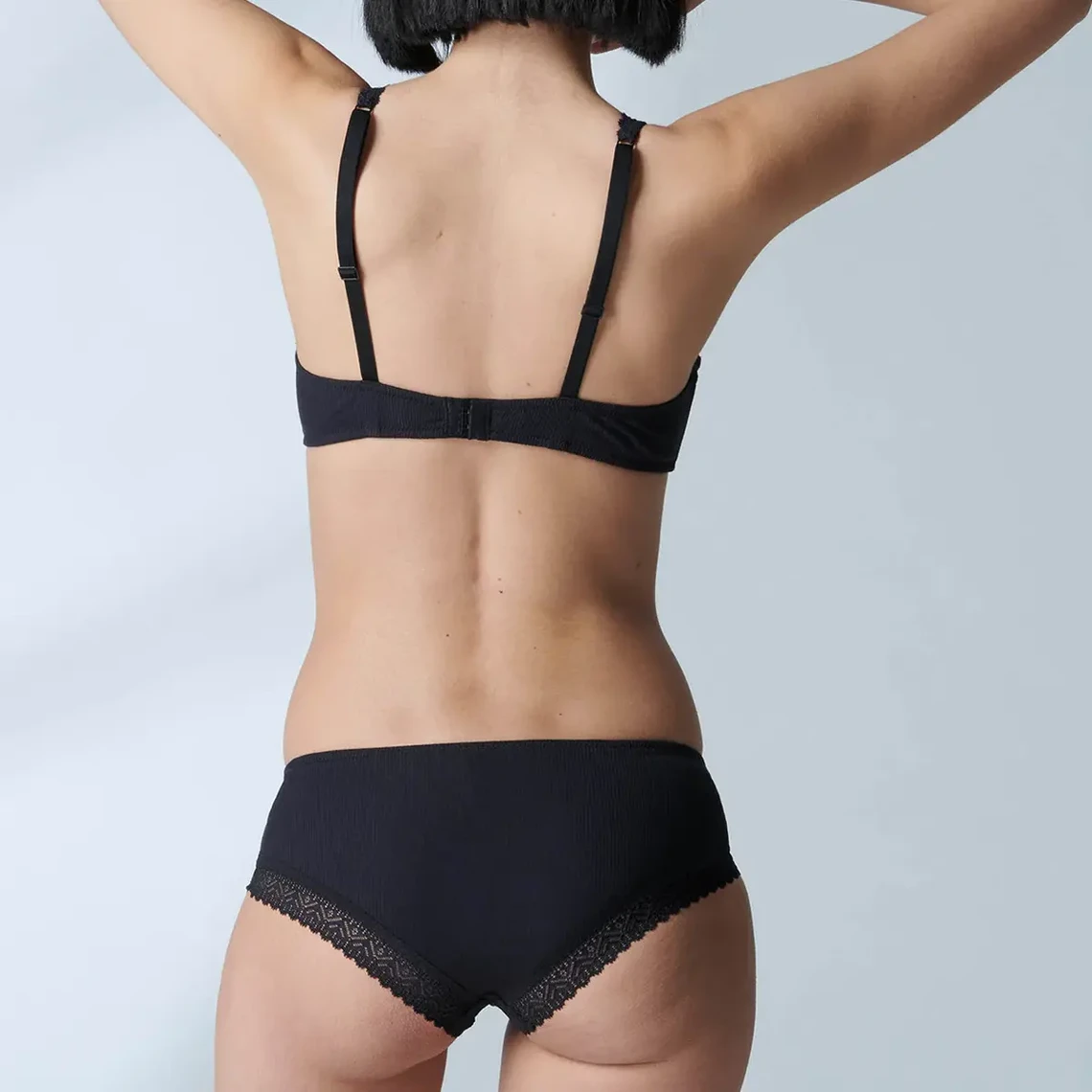 Simone Perele Shorty - Noir 6 Simone Perele Shorty - Noir – Image 4