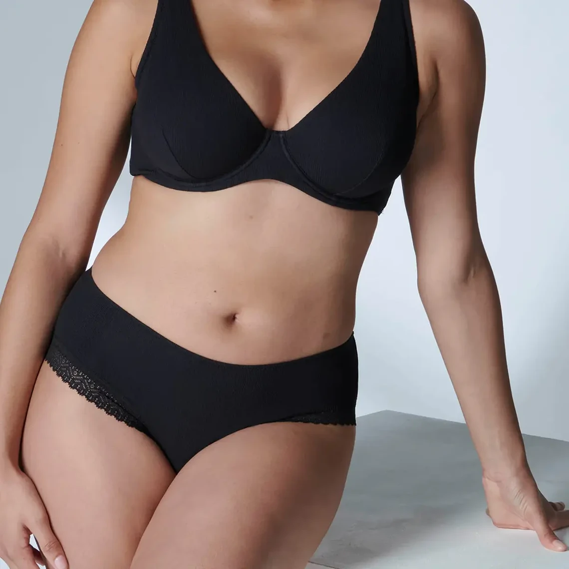 Simone Perele Shorty - Noir 7 Simone Perele Shorty - Noir – Image 5