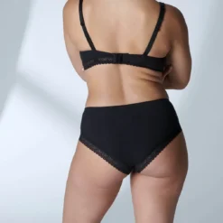 Simone Perele Shorty - Noir 21 Simone Perele Shorty - Noir -FITANCY Boutique simone perele shorty 3665455 9 67ae2a1b71f2a 1140x1140