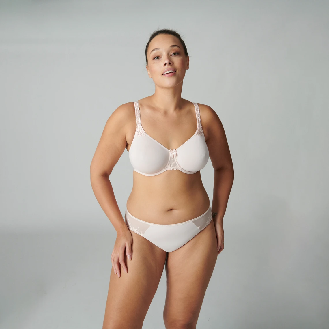 Simone Perele Soutien-gorge Emboitant Moulé - Poudre 8 Simone Perele Soutien-gorge Emboitant Moulé - Poudre – Image 6