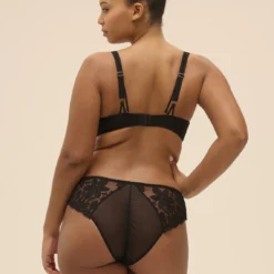 Simone Perele Soutien-gorge Plongeant à Armatures - Broderie Noir 21 Simone Perele Soutien-gorge Plongeant à Armatures - Broderie Noir -FITANCY Boutique simone perele soutien gorge plongeant a armatures 3694507 3 68b67f405085d 1140x1140