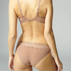 Simone Perele Soutien-gorge Spacer Décolleté Plongeant - Brun Coco 12 Simone Perele Soutien-gorge Spacer Décolleté Plongeant - Brun Coco -FITANCY Boutique simone perele soutien gorge spacer decollete plongeant brun coco 3665401 3 67af510d71c1e 1140x1140