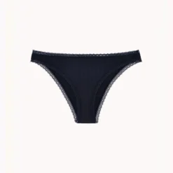 Passionata Slip en Coton Noir - Confort et Style 7 Passionata Slip en Coton Noir - Confort et Style -FITANCY Boutique slip taille basse charlotte noir en coton 3683527 8006683 83 1140x1140