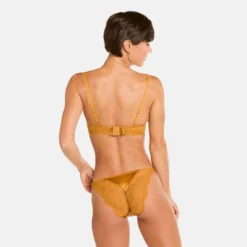 Camille Cerf x Pomm Poire - Soutien-gorge Ampliforme Effrontée Moutarde -FITANCY Boutique soutien gorge ampliforme coque moulee moutarde effrontee jaune 3662471 7883021 21 1140x1140