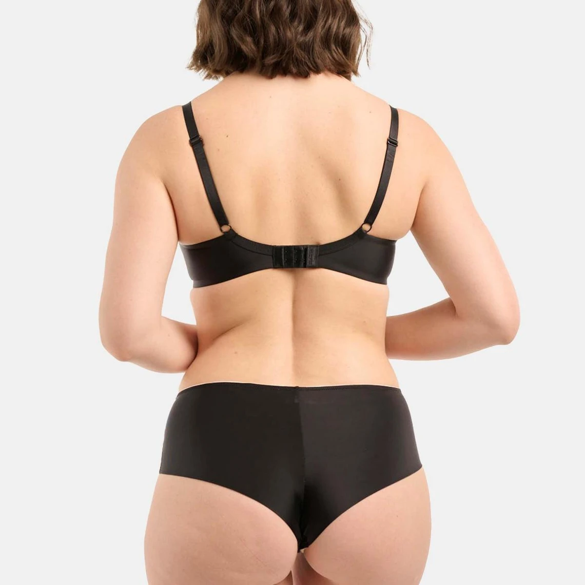 Soutien Gorge Classique Moulé ArmaturesNoir 8 Soutien Gorge Classique Moulé ArmaturesNoir – Image 6