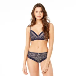 Morgan - Soutien-gorge Corbeille Marine Angel avec Dentelle Florale 8 Morgan - Soutien-gorge Corbeille Marine Angel avec Dentelle Florale -FITANCY Boutique soutien gorge corbeille marine angel morgan bleu 1181179 3 1140x1140