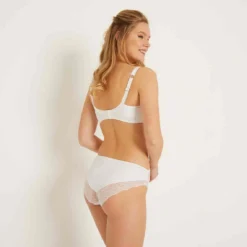 Brigitte Bardot SOURIRE Soutien-gorge Emboîtant à Armatures Blanc -FITANCY Boutique soutien gorge emboitant armatures blanc sourire 3389232 4 1140x1140