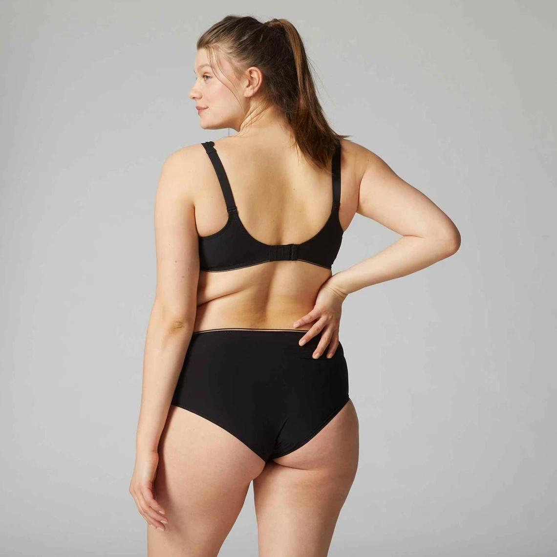 Simone Perele Soutien-gorge Emboîtant Armatures - Noir Simone Pérèle Bloom 7 Simone Perele Soutien-gorge Emboîtant Armatures - Noir Simone Pérèle Bloom – Image 5