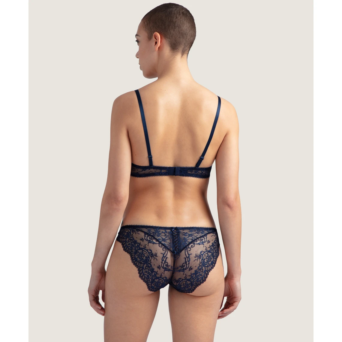 Aubade Courbes Divines - Soutien-gorge Plongeant Foulard Soprano 5 Aubade Courbes Divines - Soutien-gorge Plongeant Foulard Soprano – Image 3