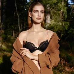 Soutien-gorge Emboîtant Marie Jo L'aventure INGO - Noir Élégant 15 Soutien-gorge Emboîtant Marie Jo L'aventure INGO - Noir Élégant -FITANCY Boutique soutien gorge rembourre marie jo laventure ingo black 284351 7 1140x1140