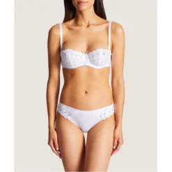 Aubade Bahia & Moi Tanga - White Embroidery Lingerie 11 Aubade Bahia & Moi Tanga - White Embroidery Lingerie -FITANCY Boutique tanga blanc 1208653 4 1140x1140
