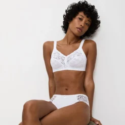 Soutien-gorge Emboîtant Sans Armatures Triumph DELICATE DOREEN Blanc -FITANCY Boutique triumph soutien gorge sans armatures 214368 8 67655cc775a98 1140x1140