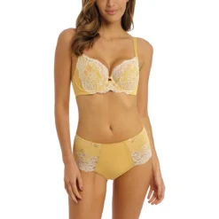 Wacoal Florilège : Soutien-Gorge Plongeant Jaune & Dentelle Raffinée -FITANCY Boutique we600701 hoy alt1 wacoal florilege honey uw bra 3433870 7 1140x1140